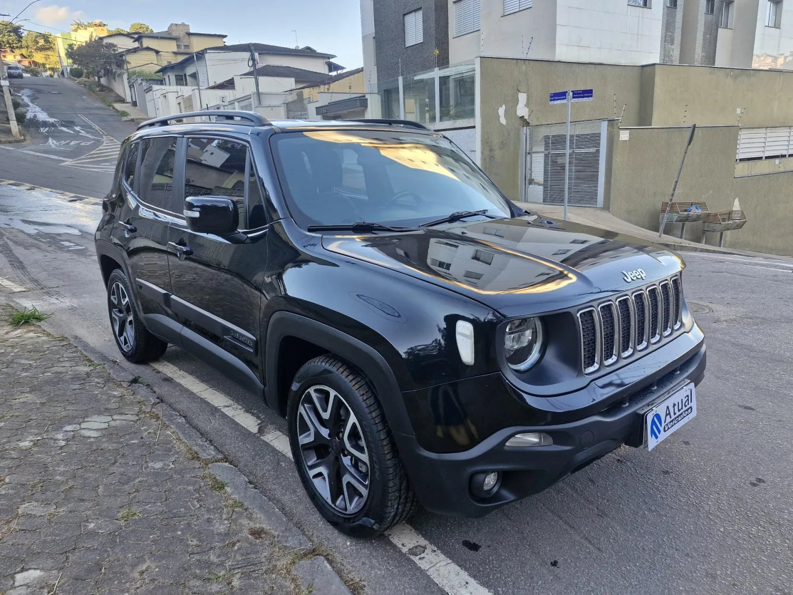 Jeep Renegade Longitude 1.8 Flex Automático - foto 2