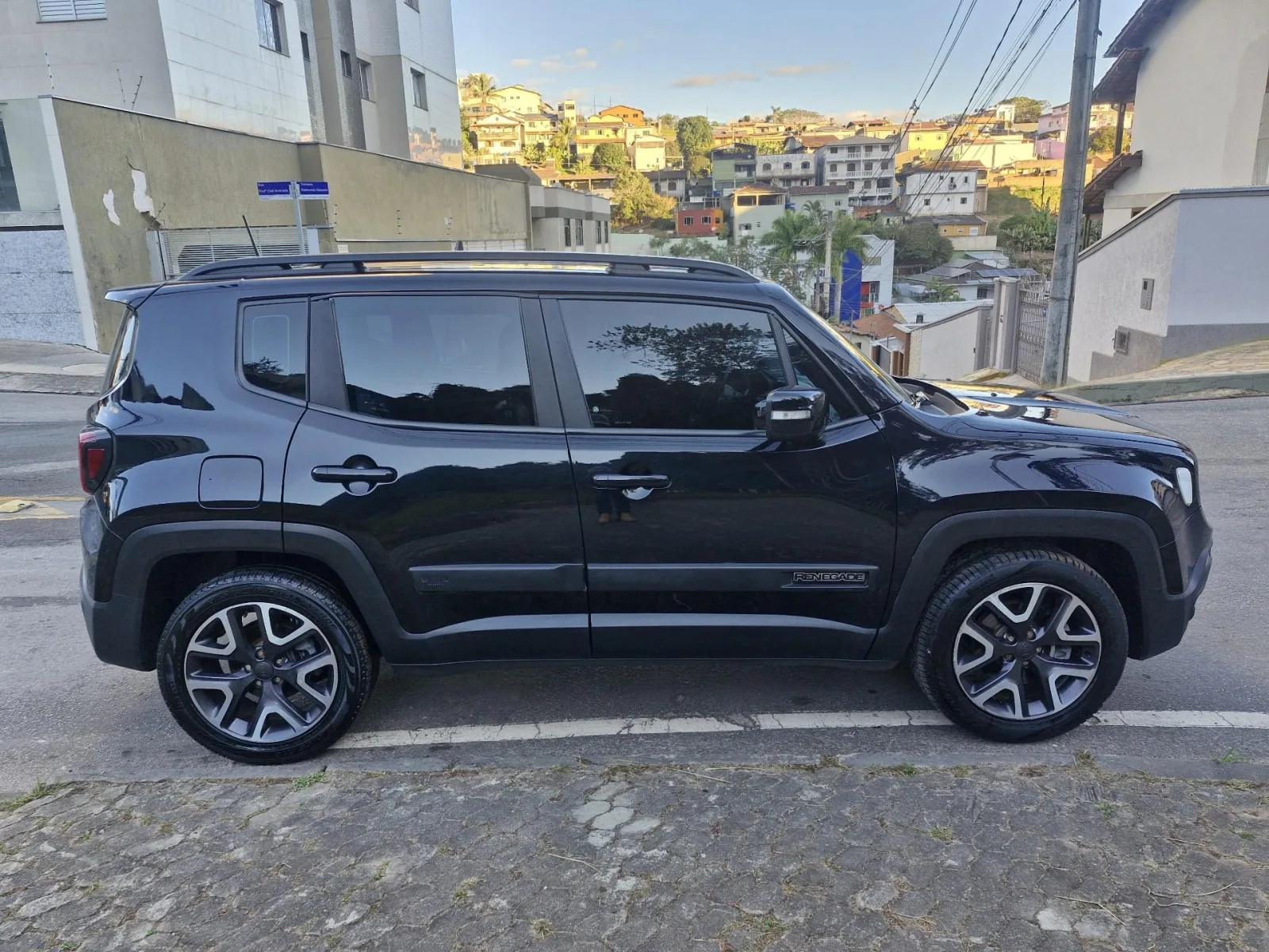 Jeep Renegade Longitude 1.8 Flex Automático - foto 4