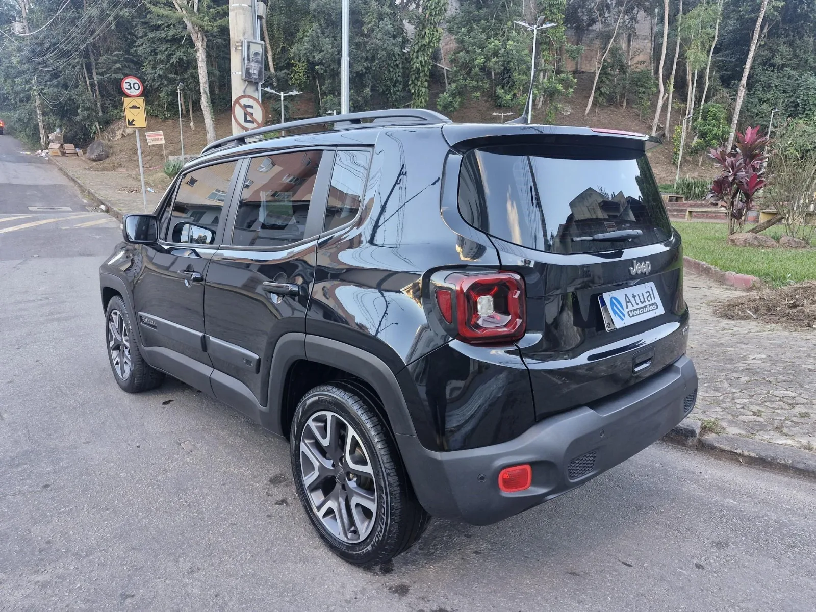 Jeep Renegade Longitude 1.8 Flex Automático - foto 8