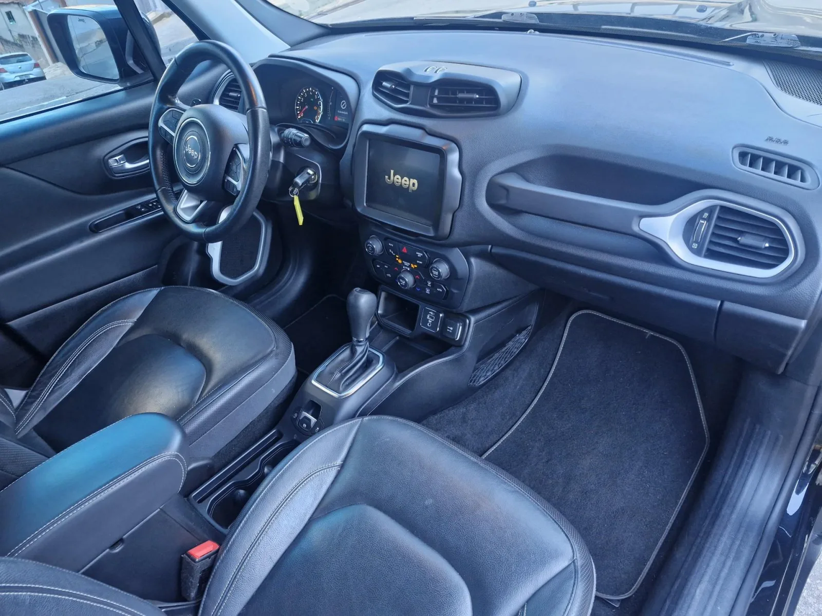 Jeep Renegade Longitude 1.8 Flex Automático - foto 9