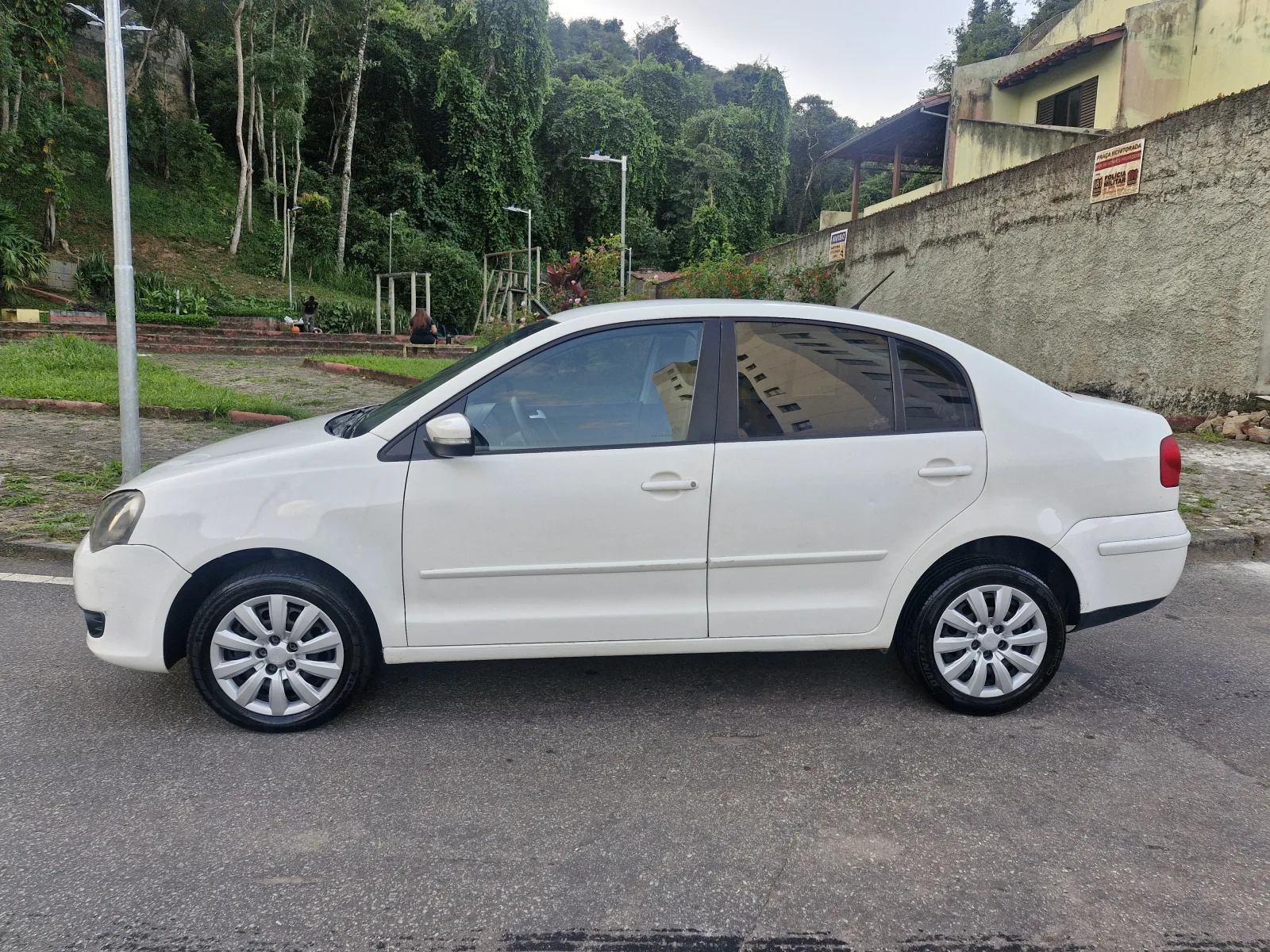 Volkswagen Polo Sedan Sedan 1.6 Manual - foto 4